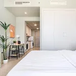 Cosy Studio Apartment In Bloom Towers, Jumeirah Village Circle