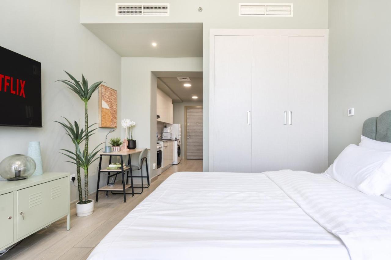 Cosy In Bloom Towers, Jumeirah Village Circle Apartment *