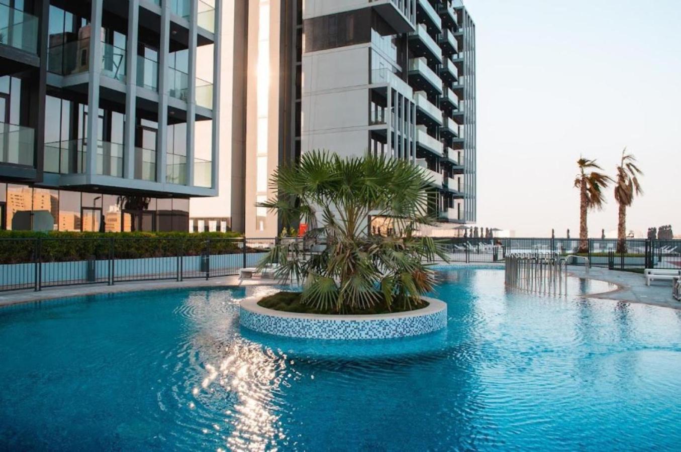 Apartment Cosy In Bloom Towers, Jumeirah Village Circle Dubai